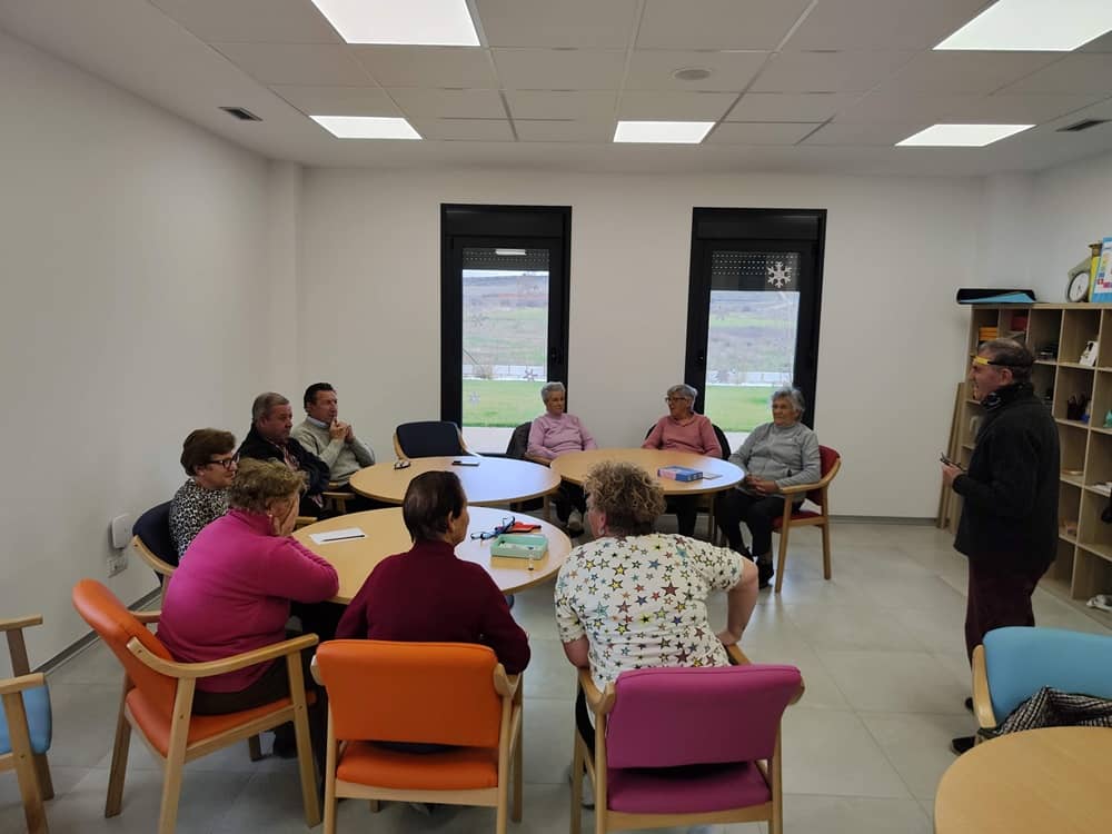 Grupo de personas en la Asociación Afadeva